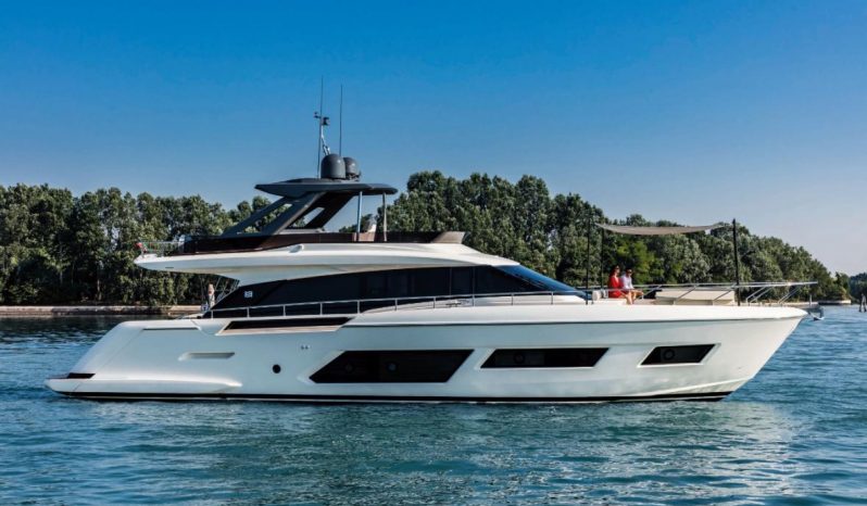 Ferretti 670 Fly pieno