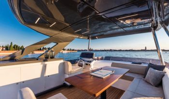 Ferretti 670 Fly pieno