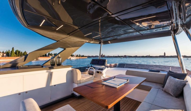 Ferretti 670 Fly pieno