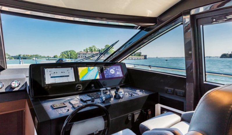 Ferretti 670 Fly pieno