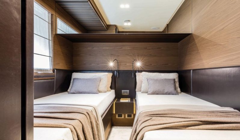 Ferretti 670 Fly pieno